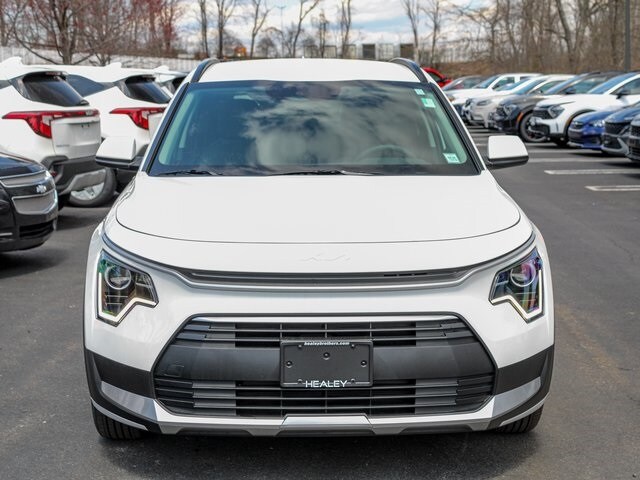 2025 Kia Niro LX photo 4