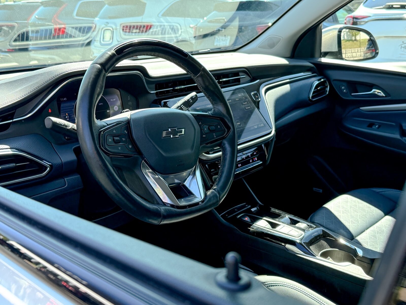 2022 Chevrolet Bolt EUV Premier photo 2