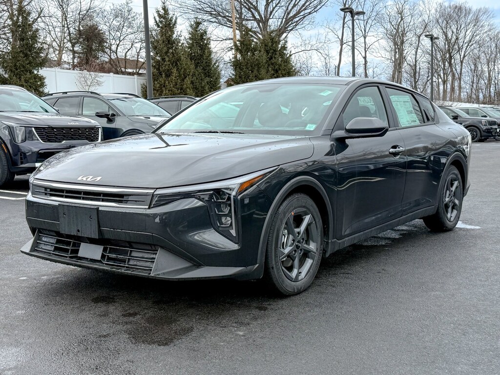 New 2025 Kia K4 LXS Sedan