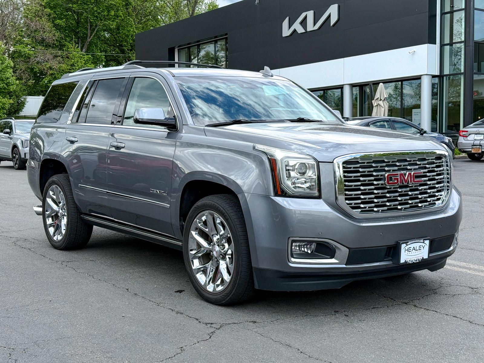 2020 GMC Yukon 4WD Denali's photo