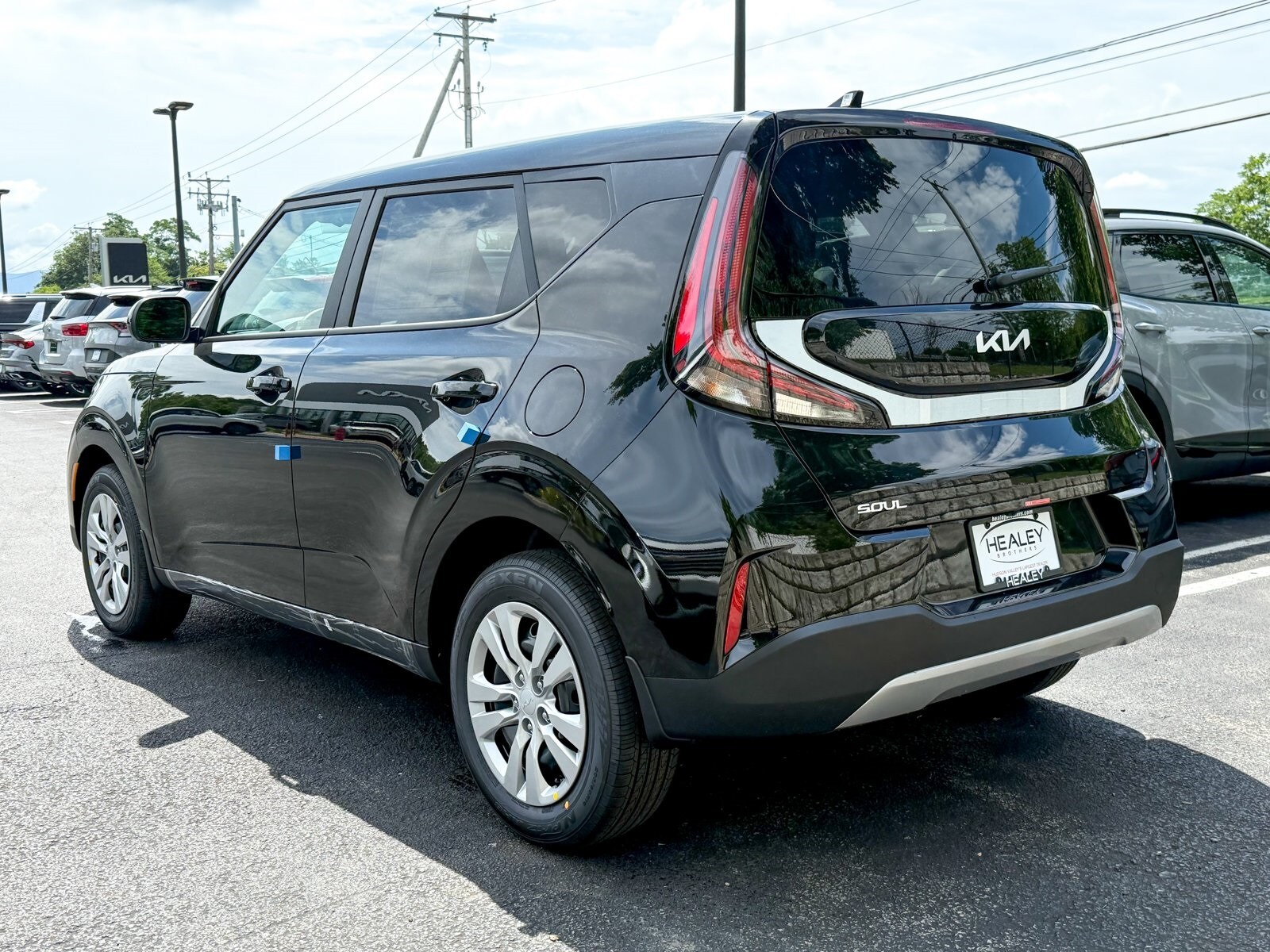 2025 Kia Soul LX photo 2