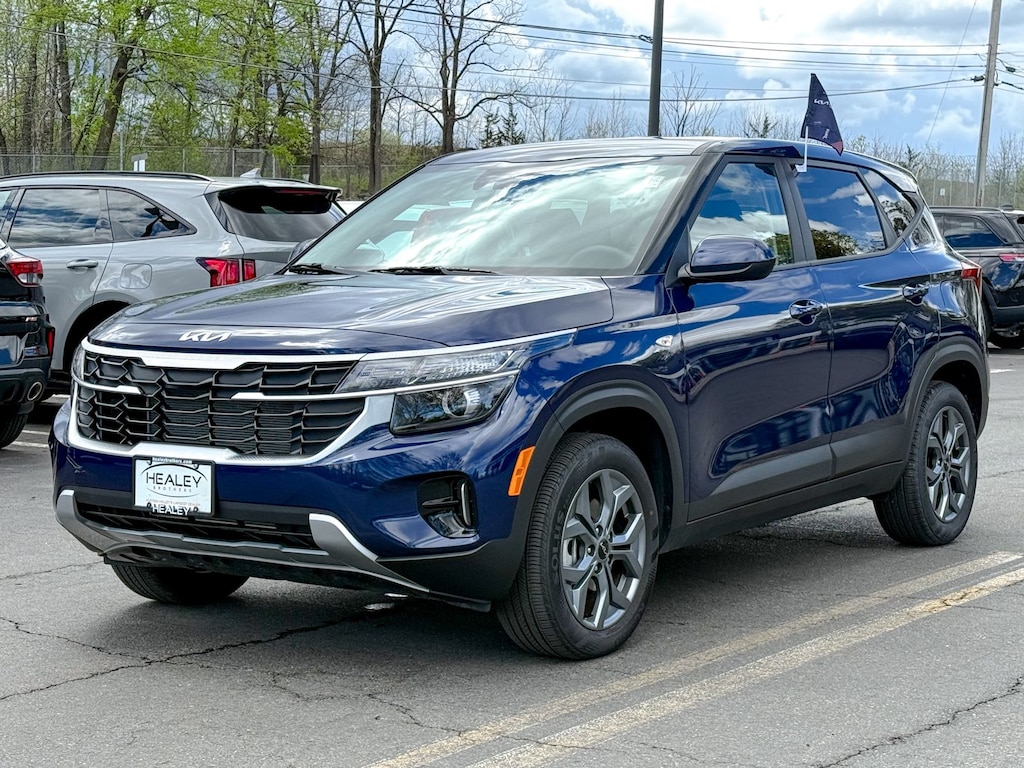 Certified 2025 Kia Seltos LX SUV