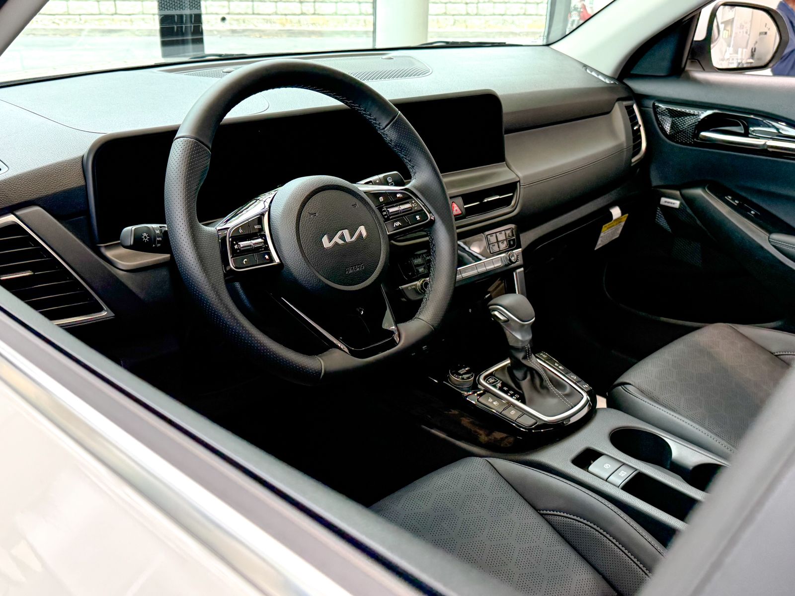 2026 Kia Seltos SX - Photo 11