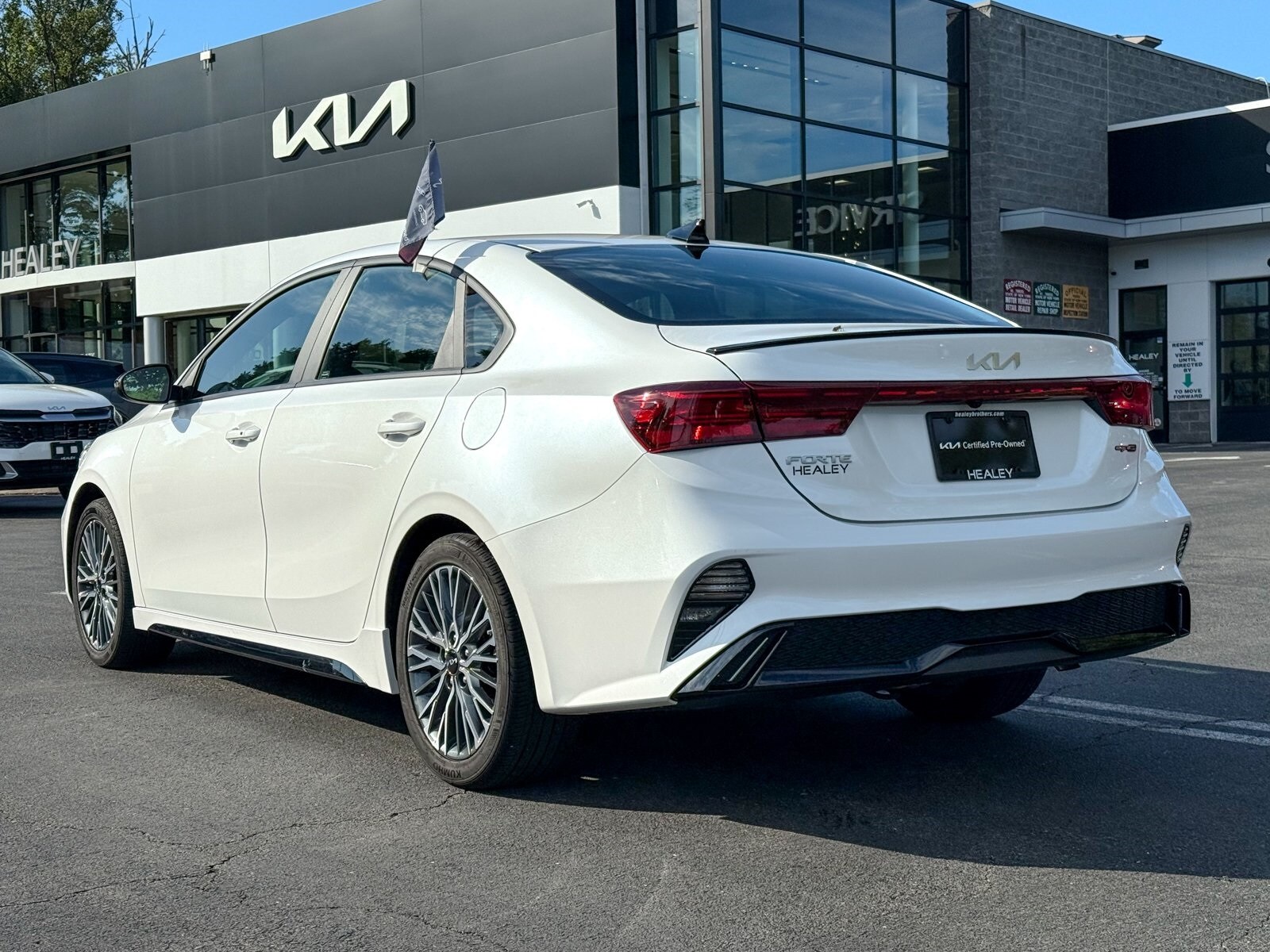 2023 Kia Forte GT-Line photo 2