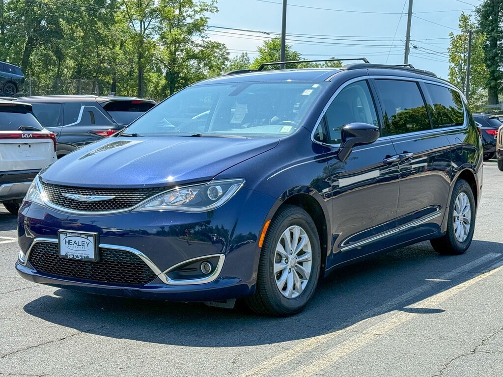 Used 2017 Chrysler Pacifica Touring-L Van