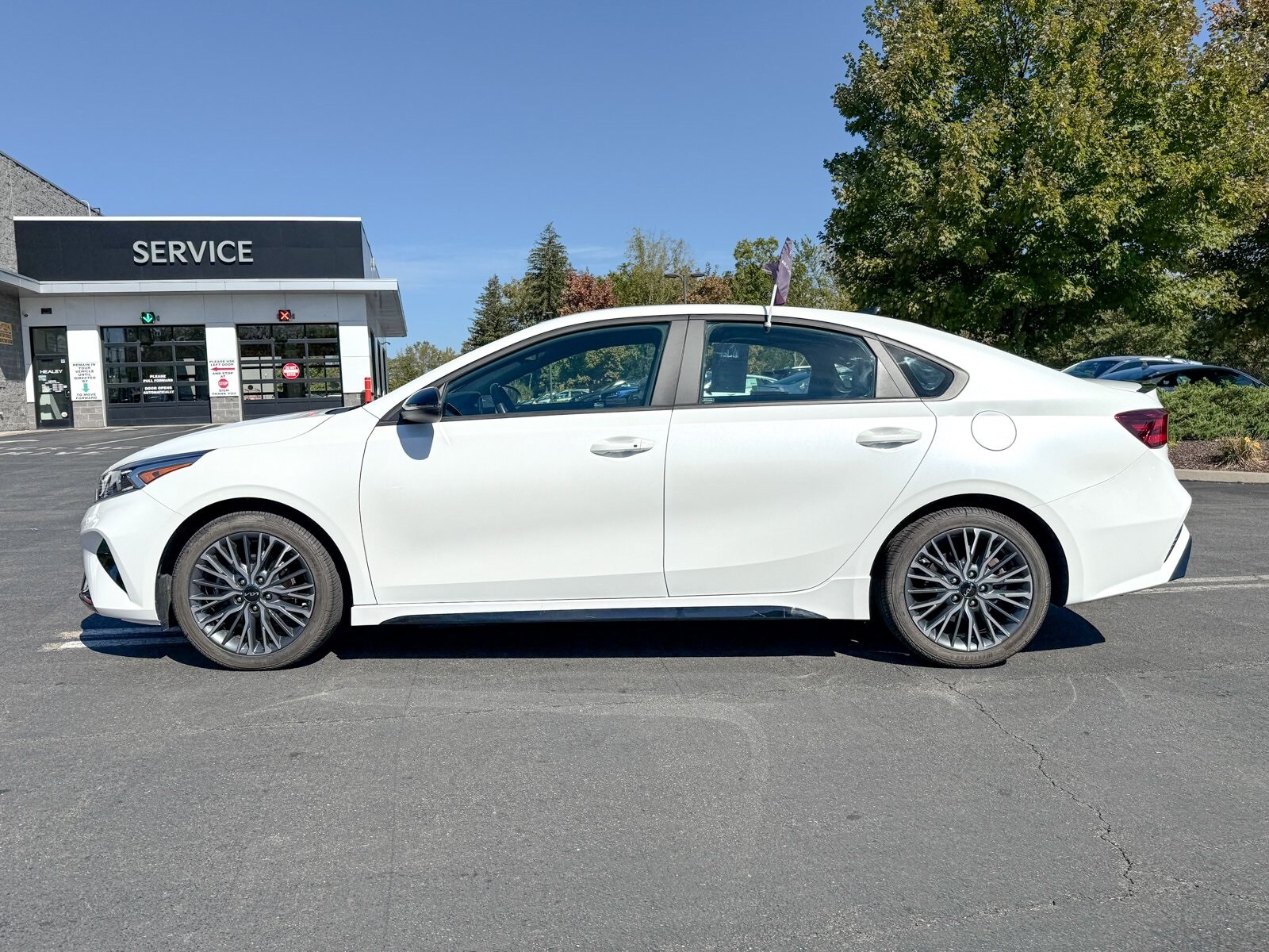 2023 Kia Forte GT-Line photo 2