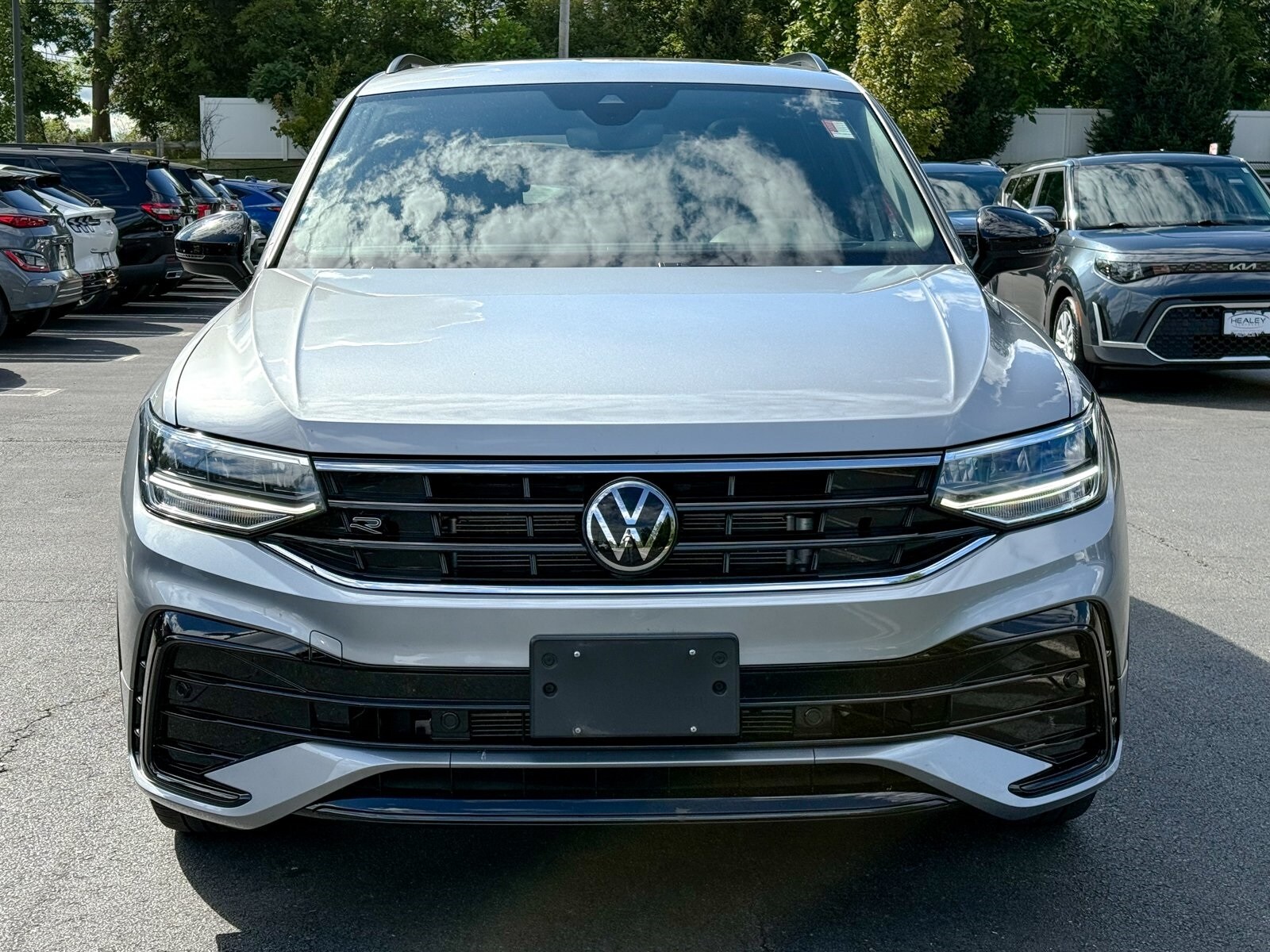 2023 Volkswagen Tiguan SE R-Line Black photo 4
