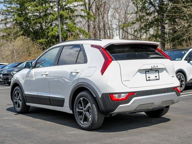 2025 Kia Niro LX photo 2