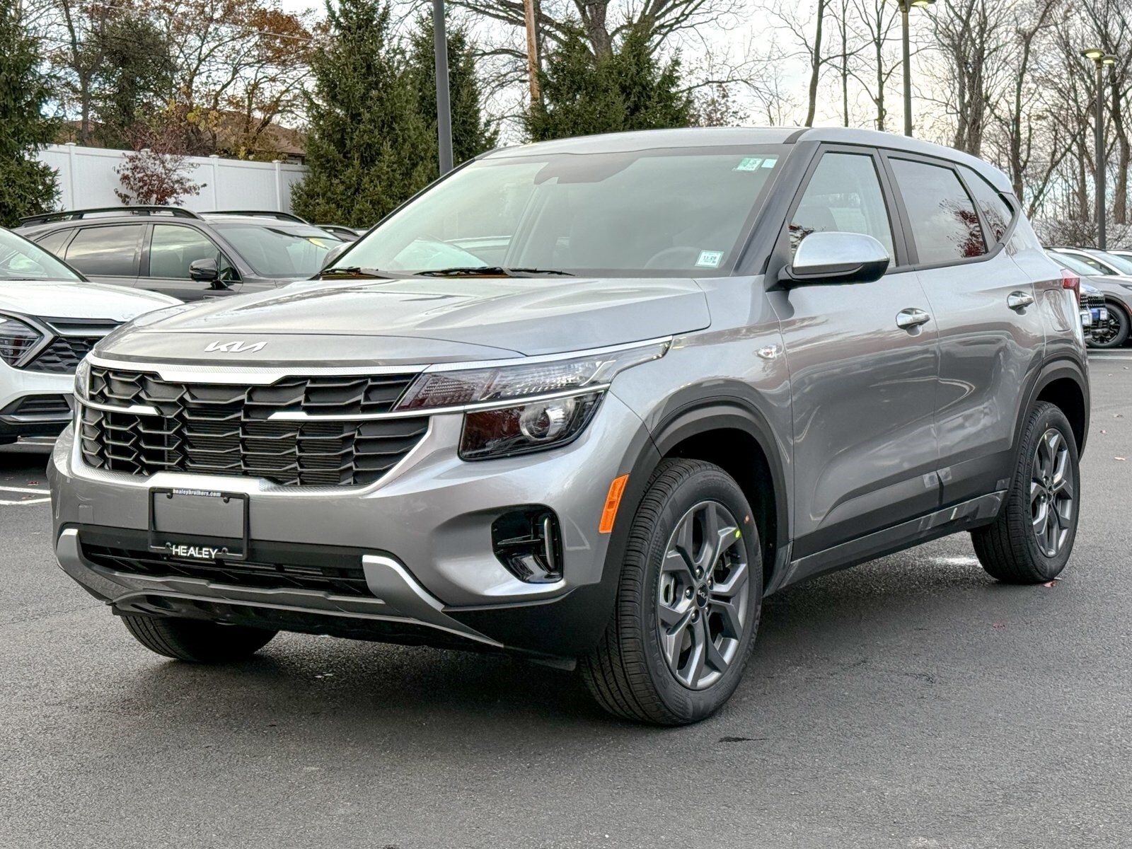 2026 Kia Seltos LX photo 3