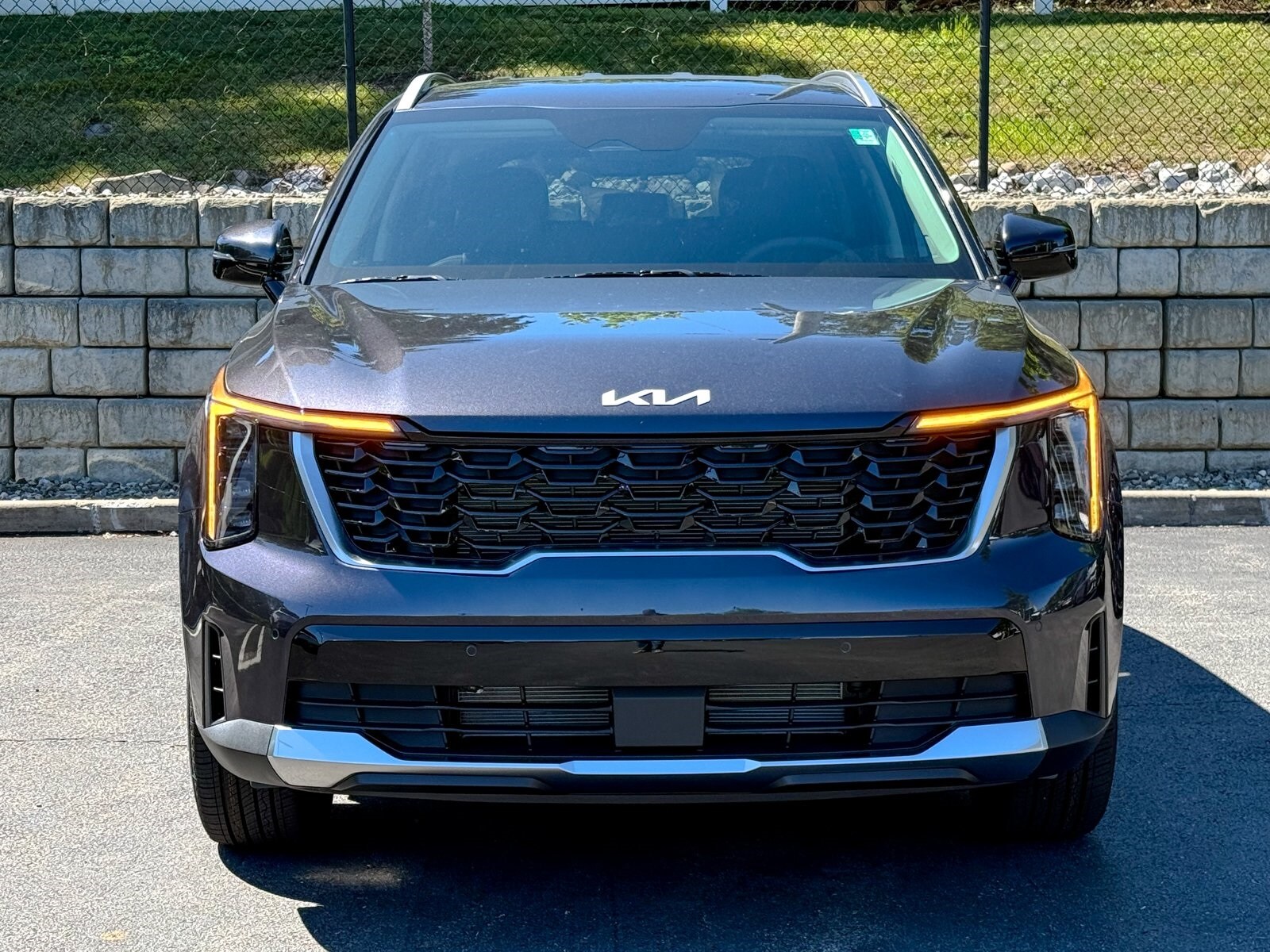 2026 Kia Sorento S photo 2