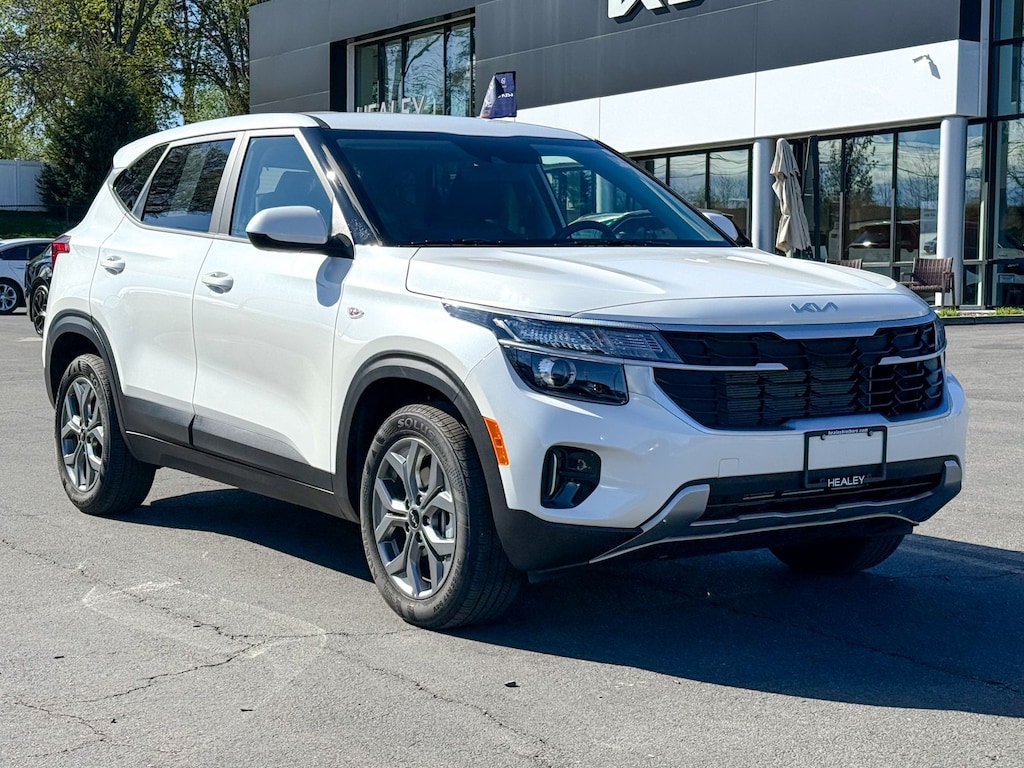 Certified 2025 Kia Seltos LX SUV