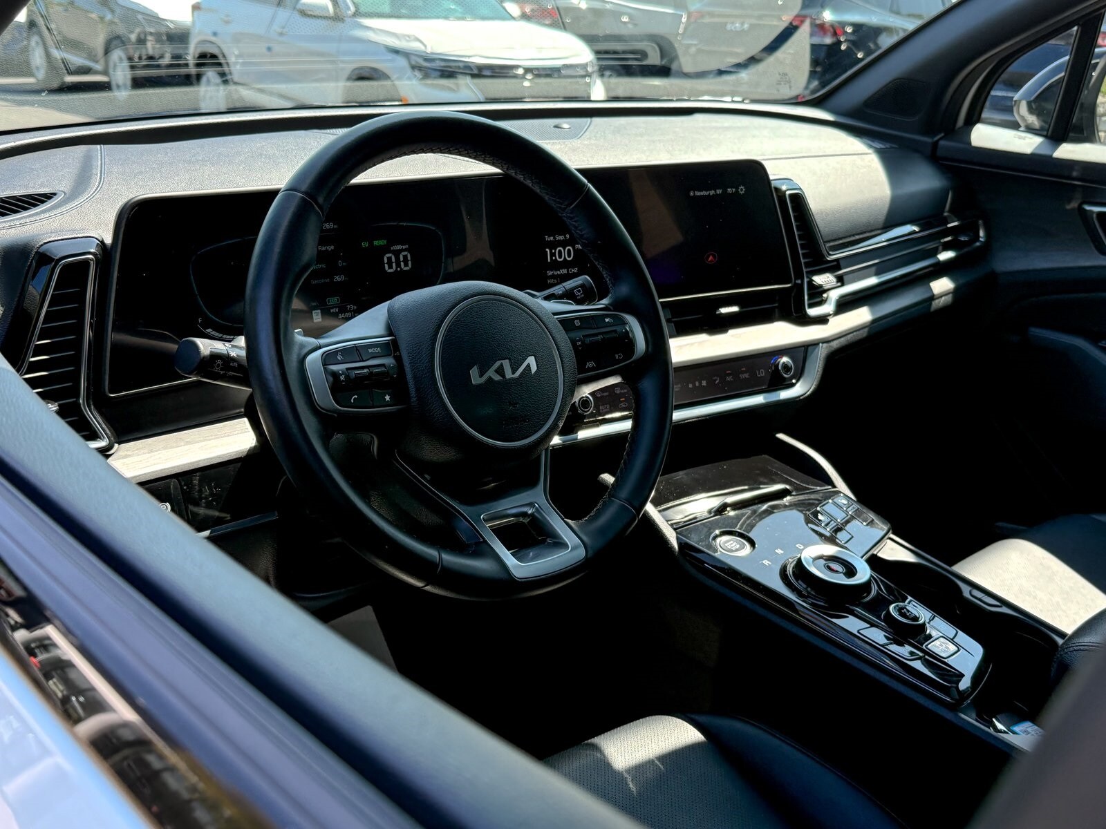 2023 Kia Sportage Plug-In Hybrid X-Line photo 3