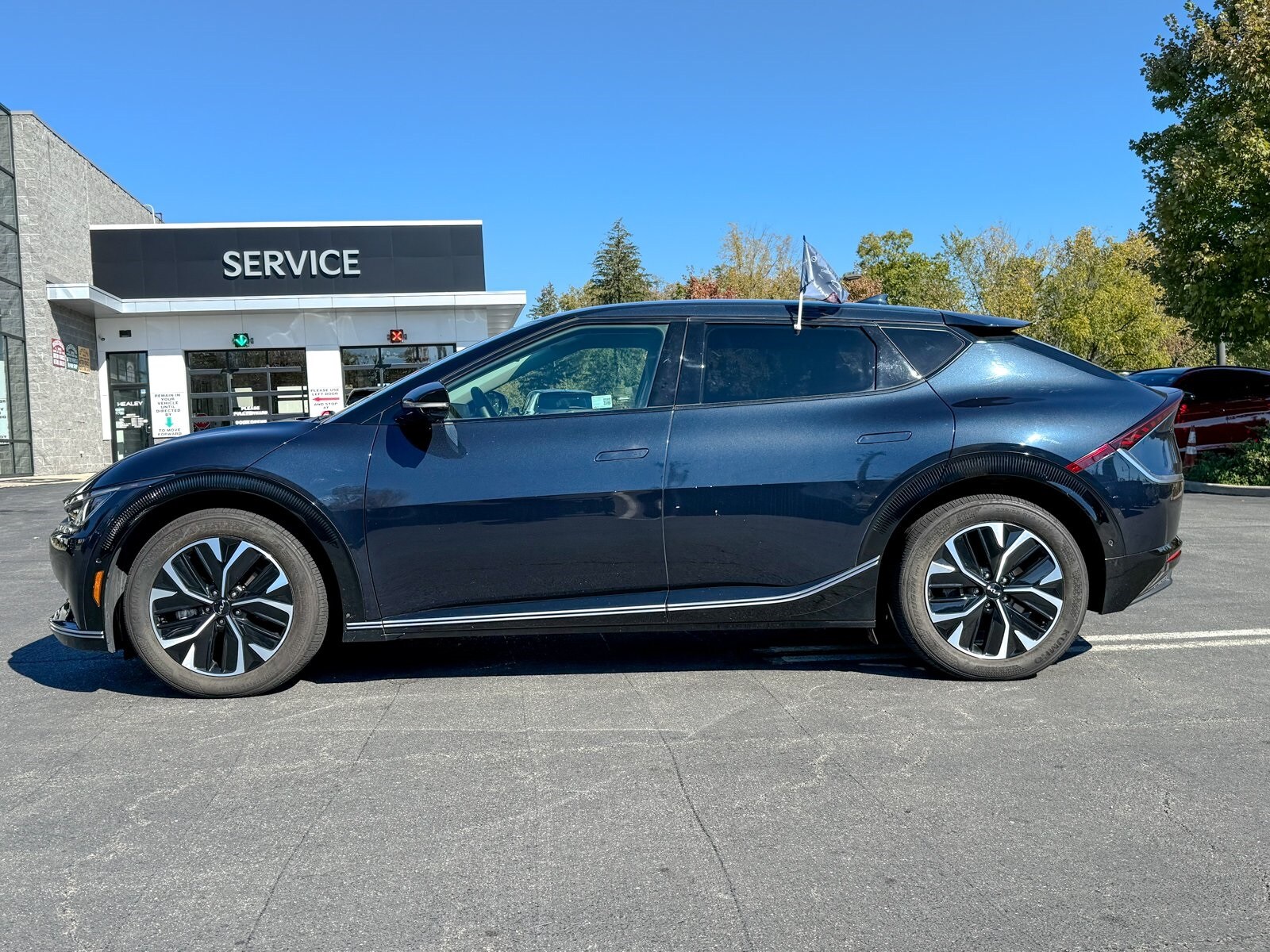 2022 Kia EV6 Wind photo 2