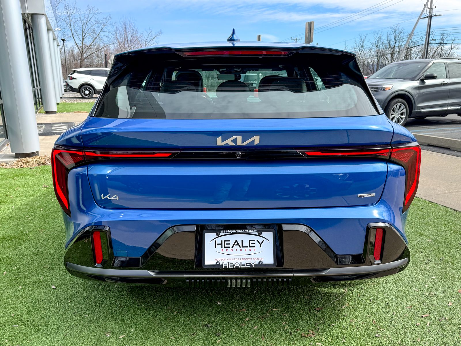 2026 Kia K4 GT-Line Turbo - Photo 6