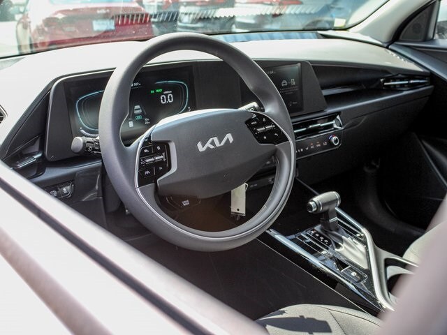 2025 Kia Niro LX photo 3