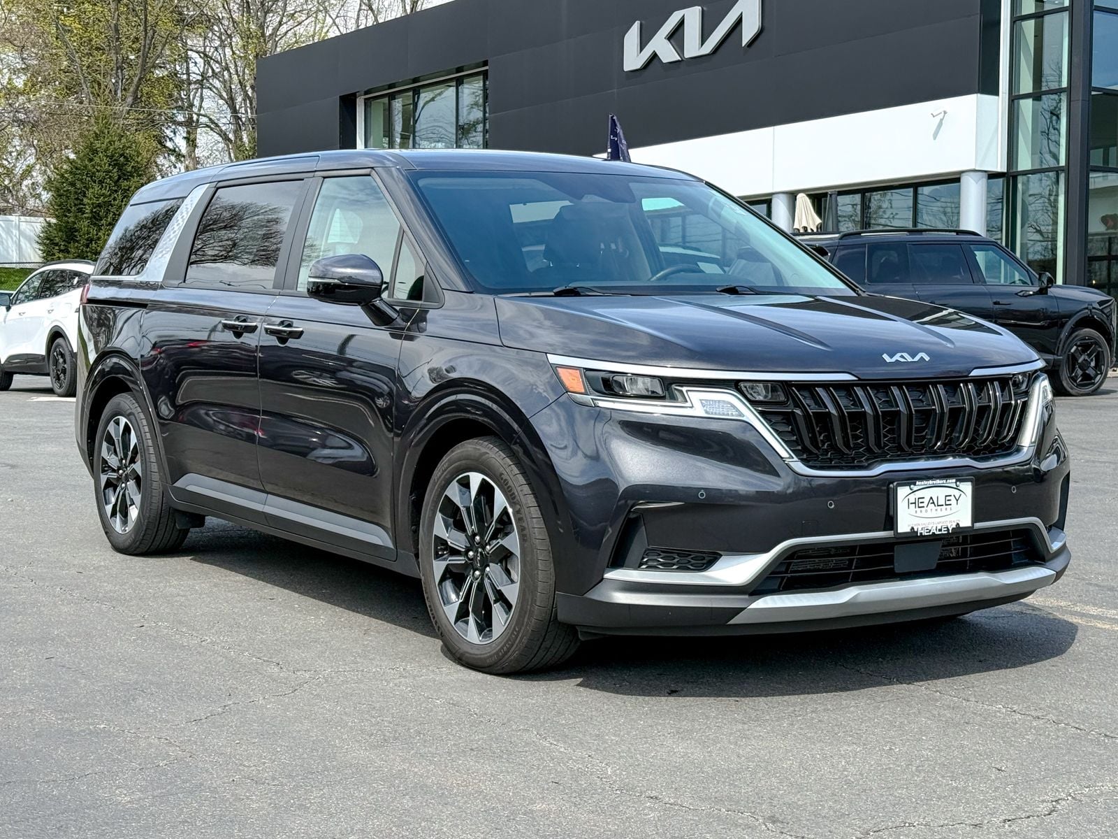 2024 Kia Sedona EX's photo
