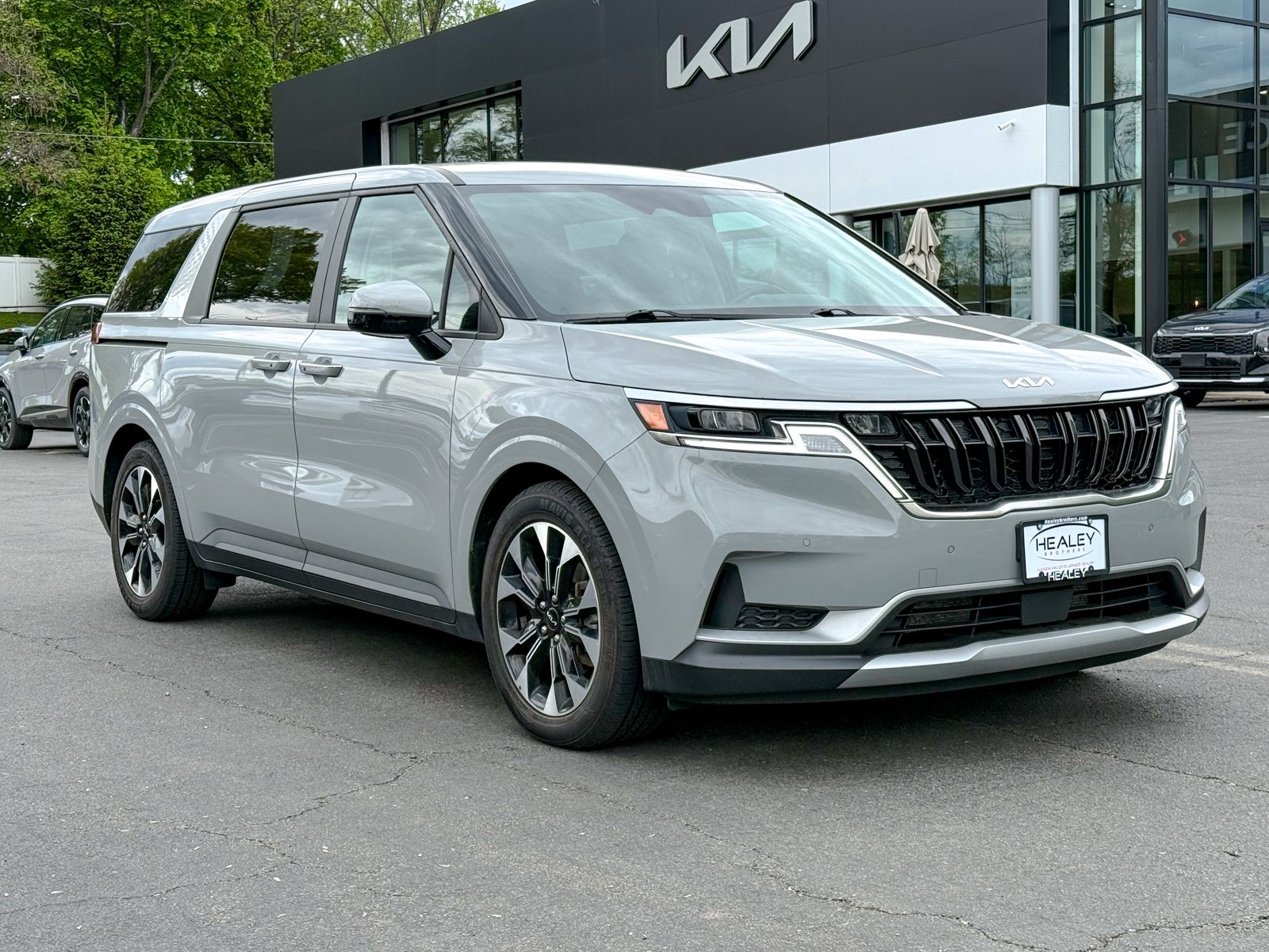 2024 Kia Sedona EX's photo