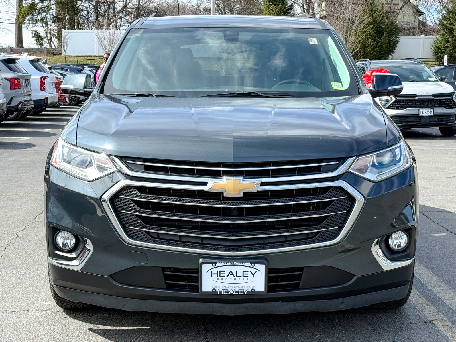 Used 2019 Chevrolet Traverse 3LT with VIN 1GNEVHKW2KJ202110 for sale in Newburgh, NY