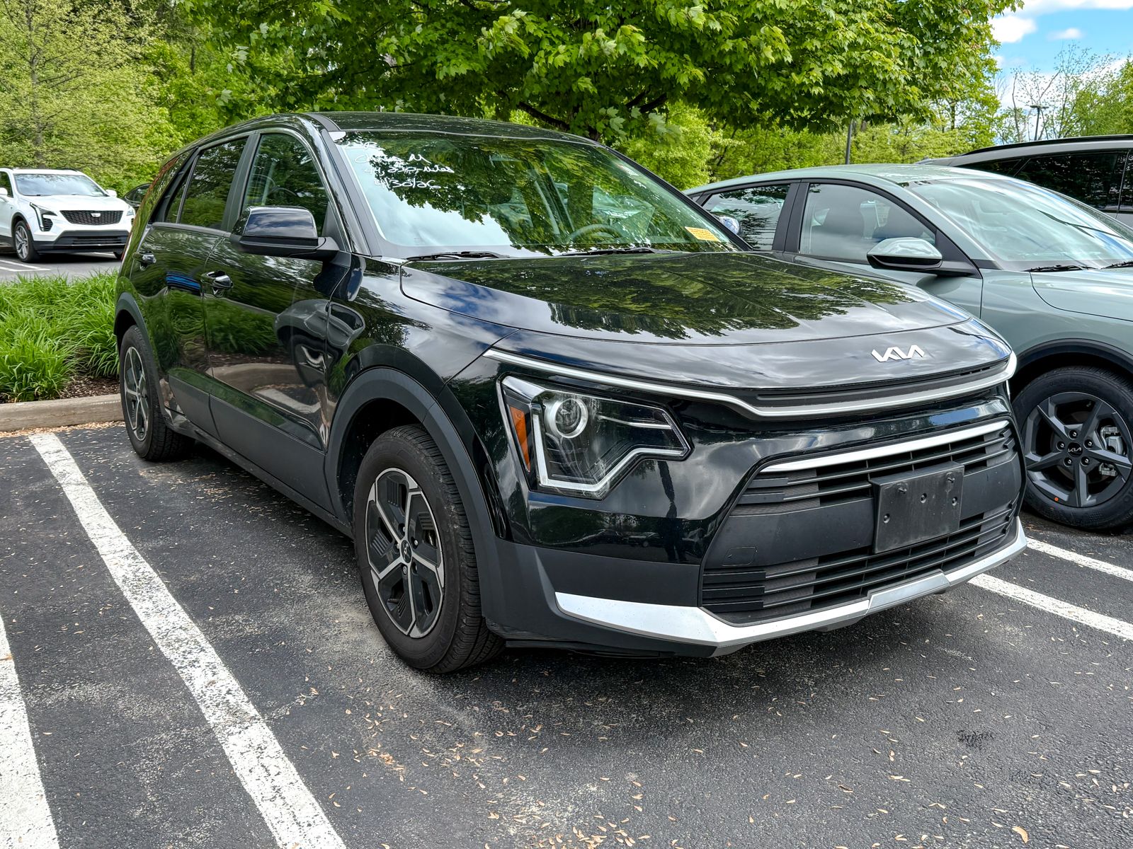 2023 Kia Niro LX HEV's photo