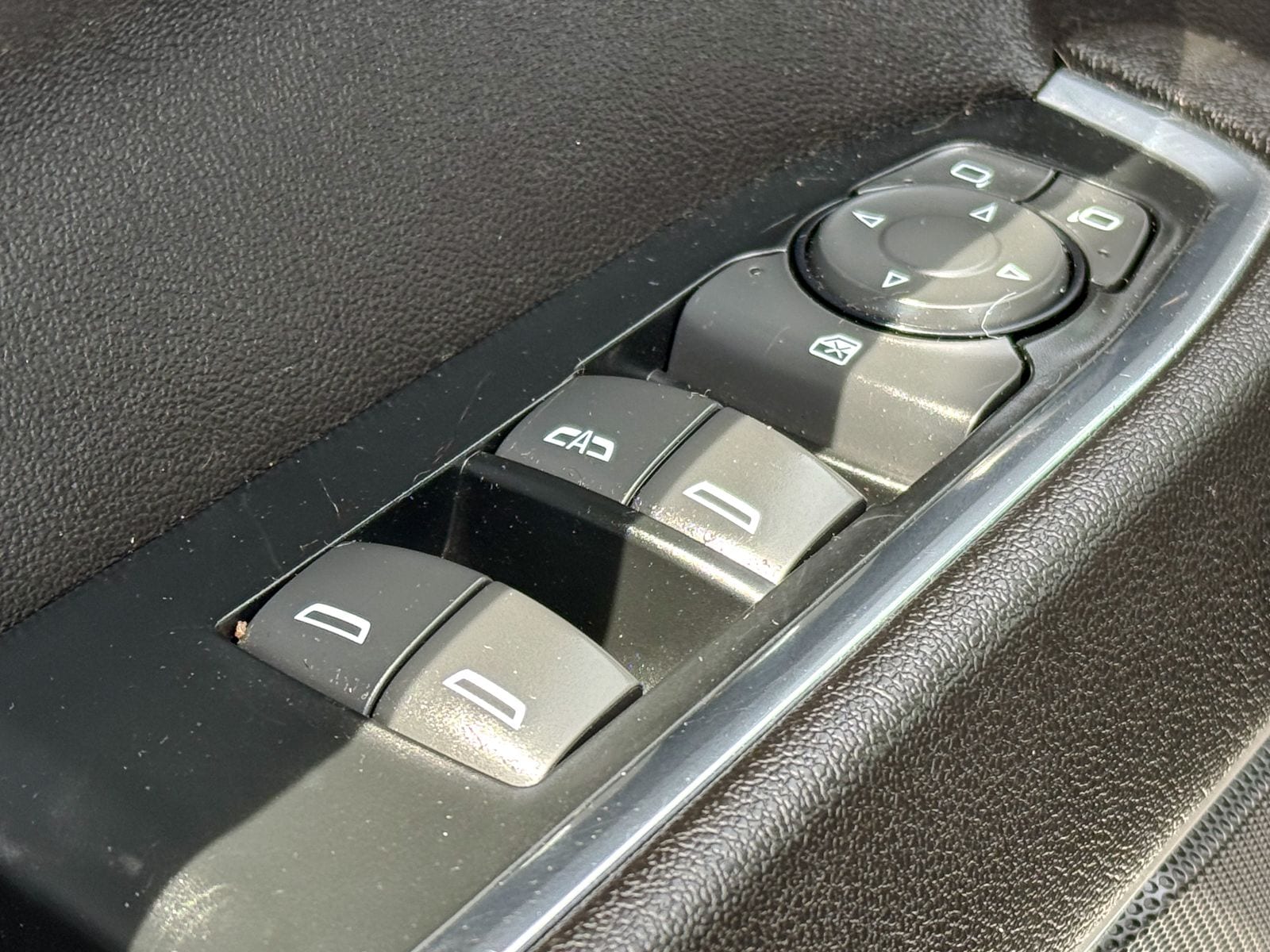 2023 Chevrolet Silverado 1500 RST - Photo 18