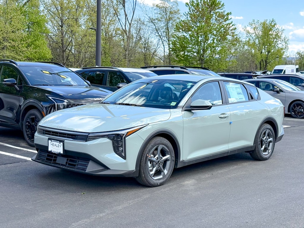 New 2026 Kia K4 LXS Sedan