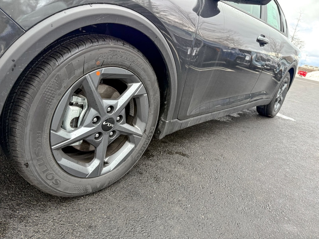 New 2025 Kia K4 LXS Sedan