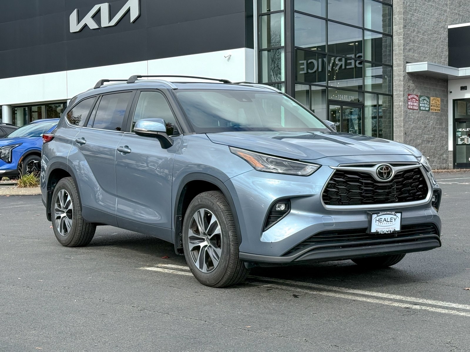 2023 Toyota Highlander XLE's photo