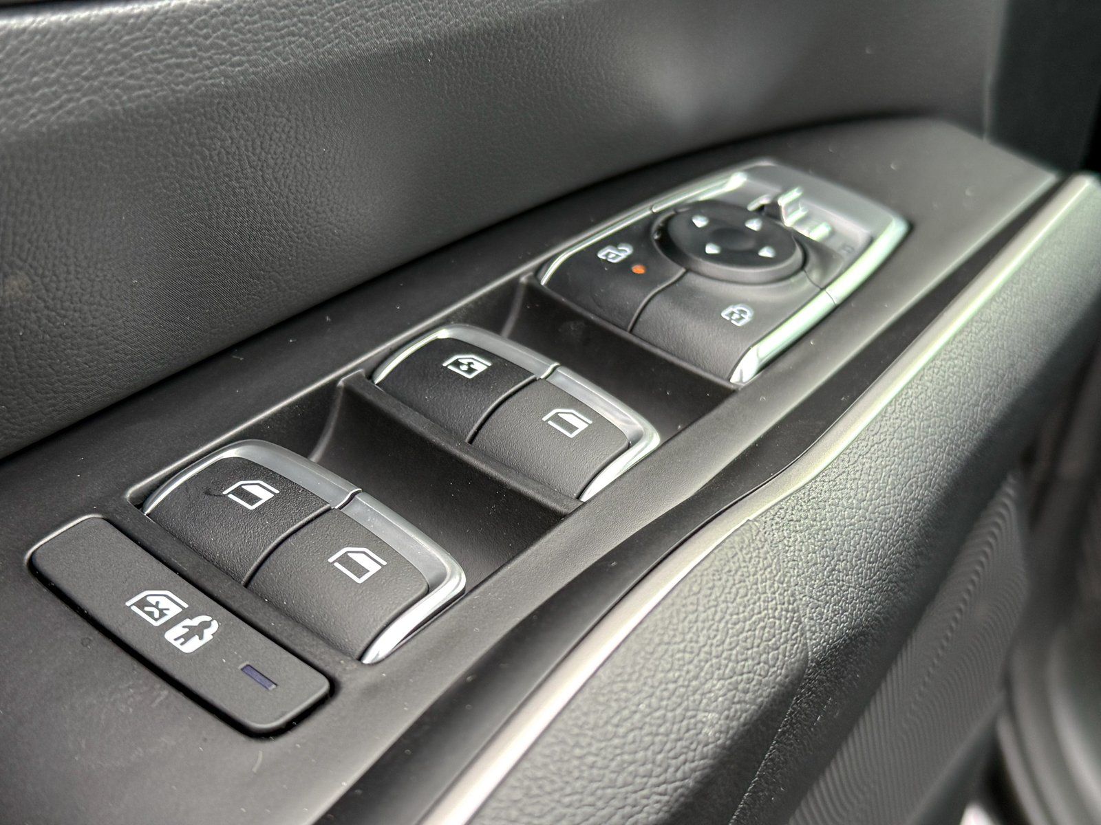 2026 Kia Sorento X-Line EX - Photo 14