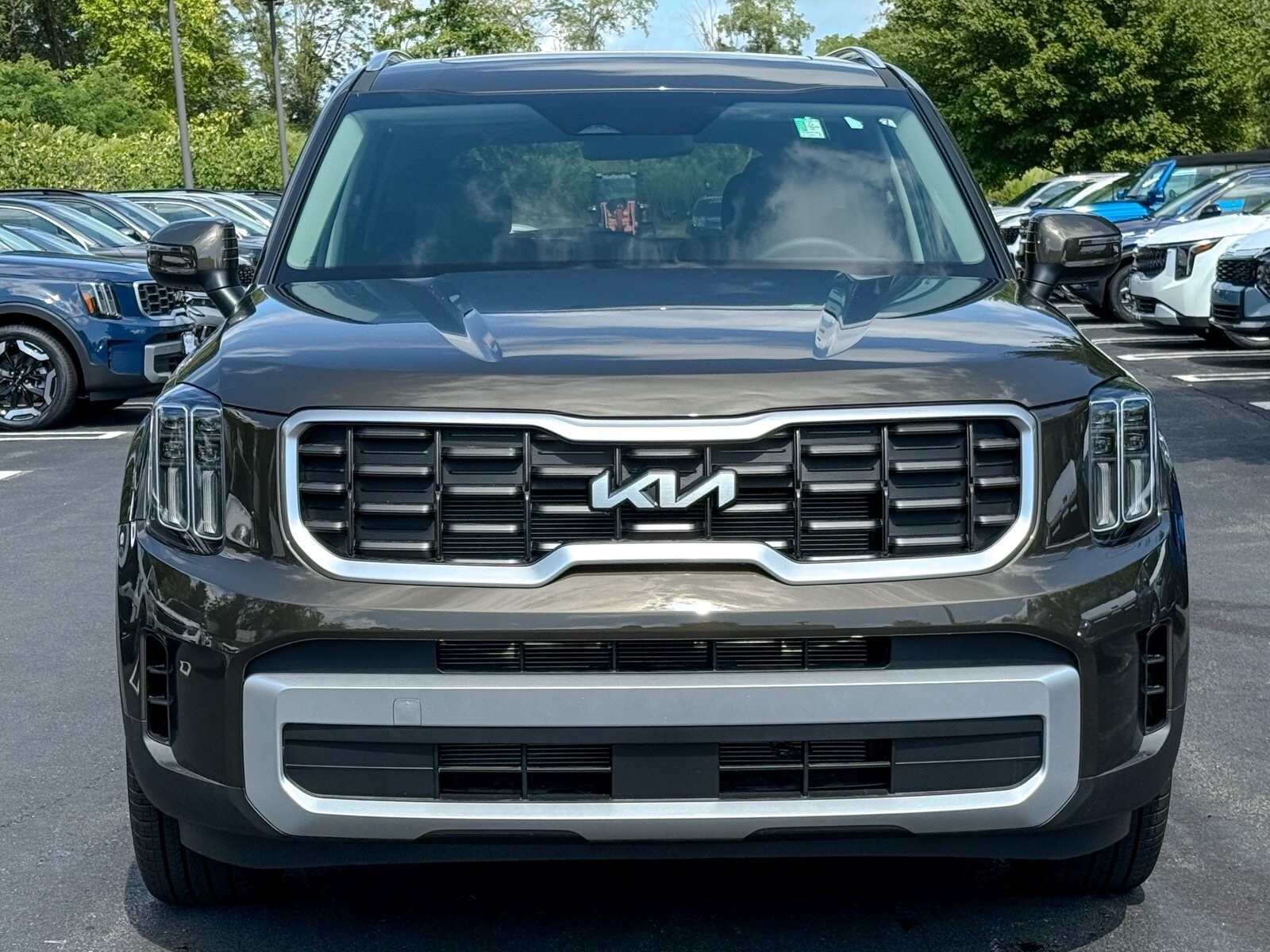 2025 Kia Telluride S photo 2