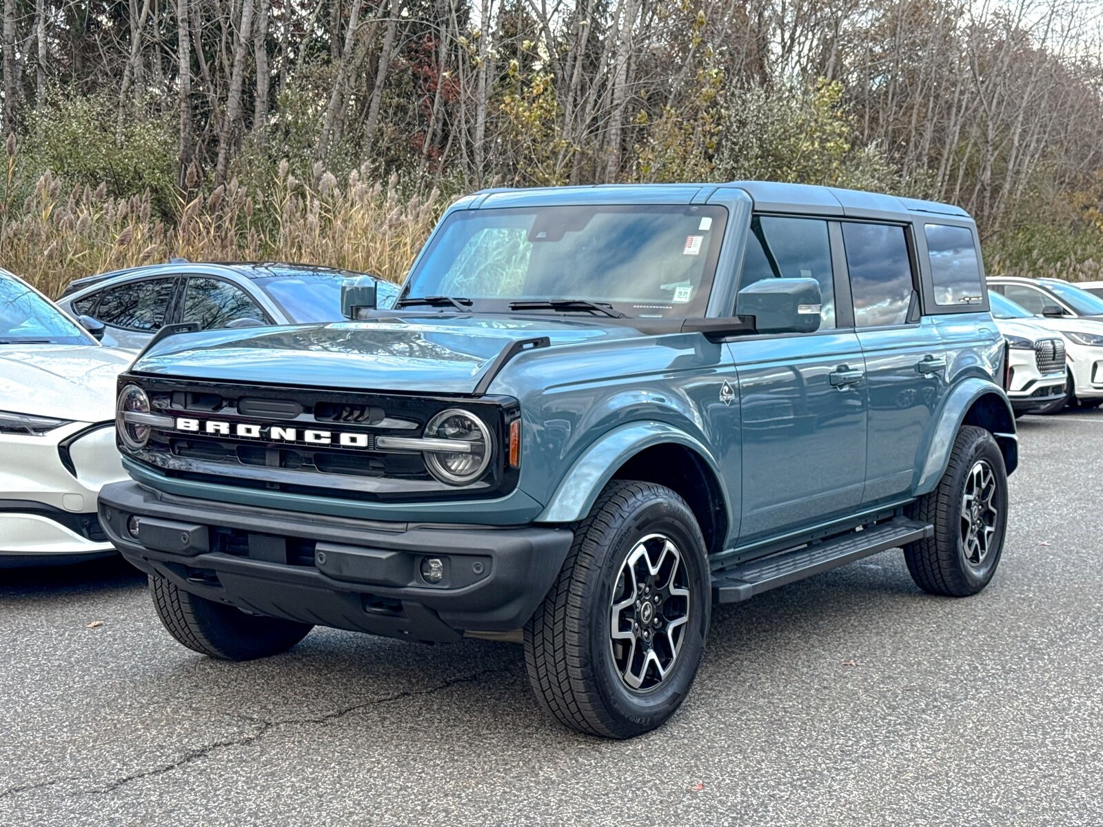 2022 Ford Bronco Outer Banks photo 3