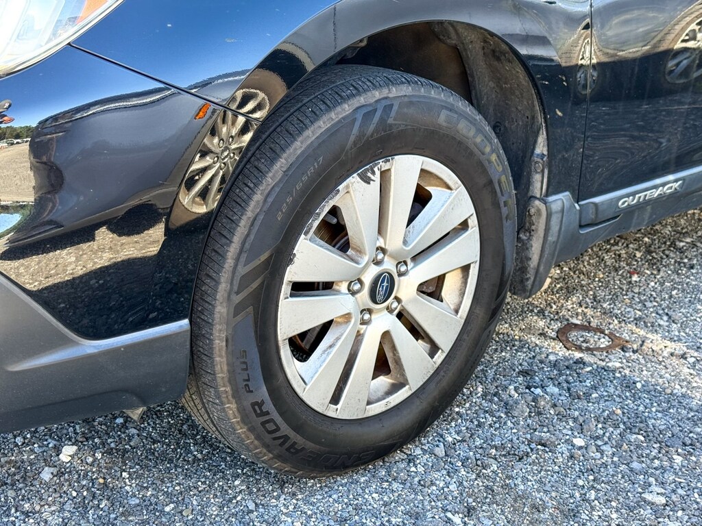 Used 2015 Subaru Outback 2.5i Premium w/ Moonroof/Power Rear Gate SUV