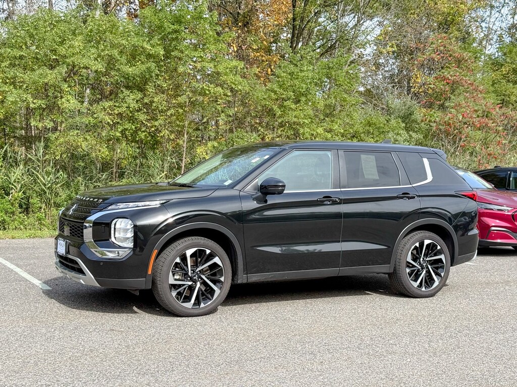 Used 2024 Mitsubishi Outlander SE SUV