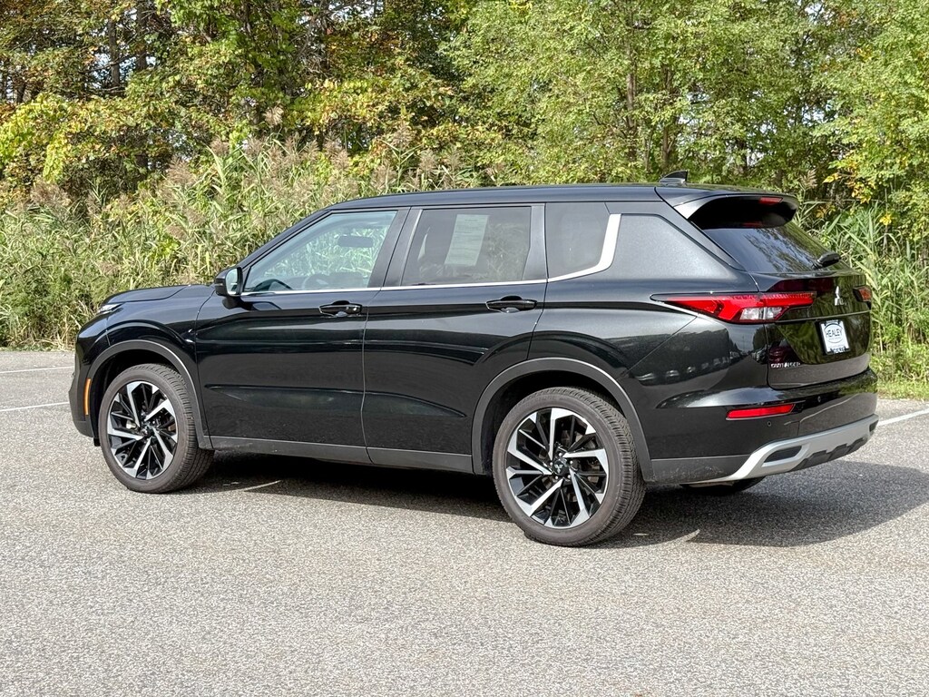 Used 2024 Mitsubishi Outlander SE SUV