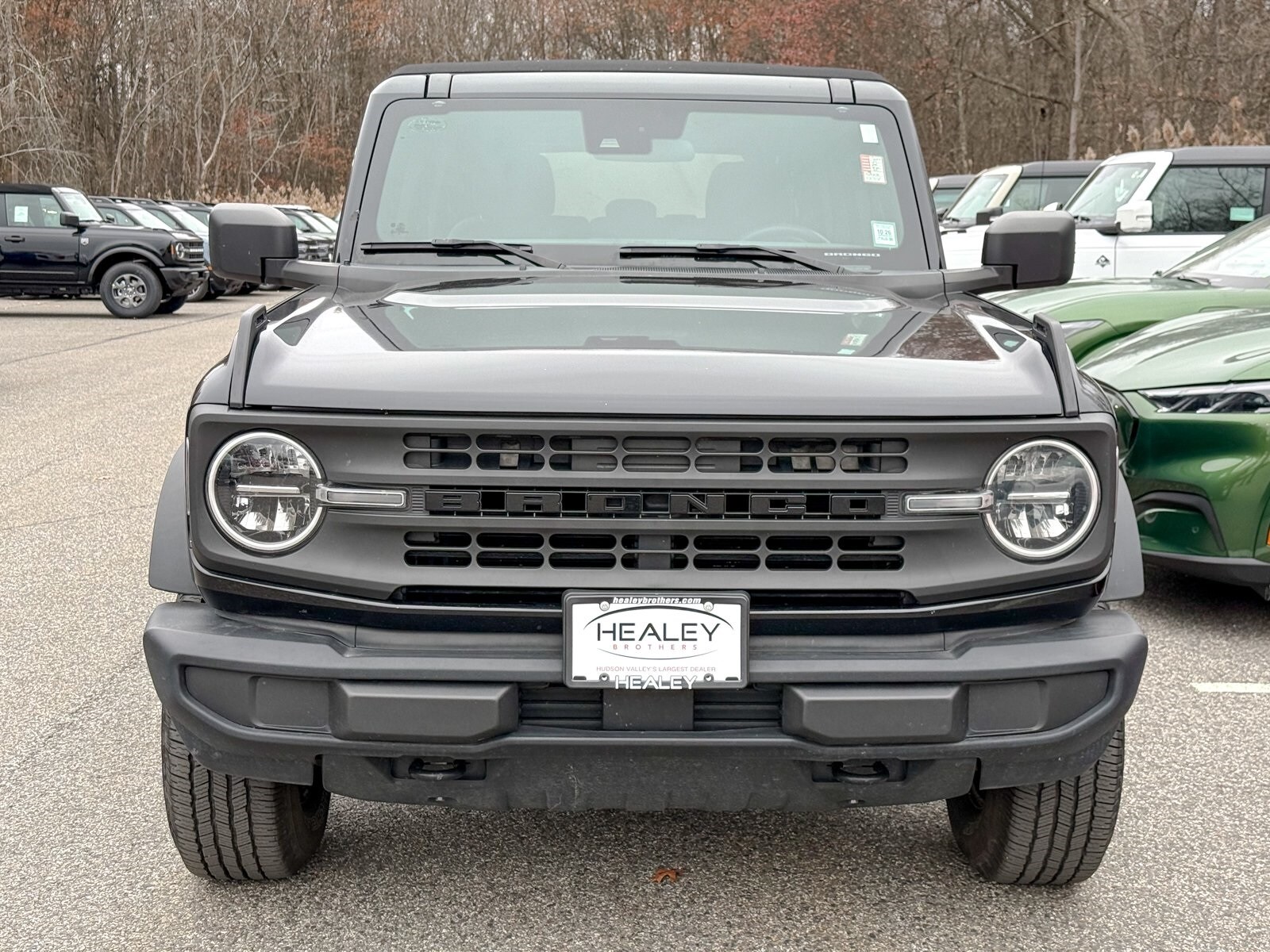 2022 Ford Bronco Base photo 2