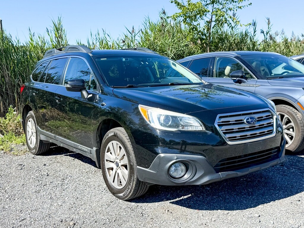 Used 2015 Subaru Outback 2.5i Premium w/ Moonroof/Power Rear Gate SUV