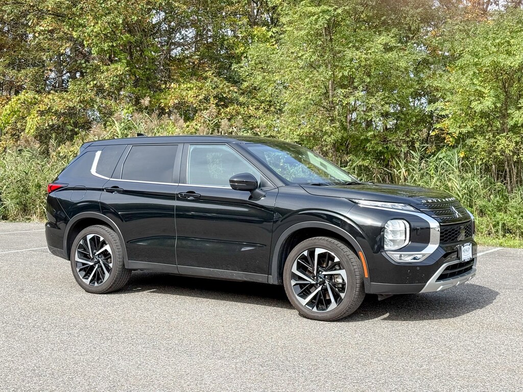 Used 2024 Mitsubishi Outlander SE SUV