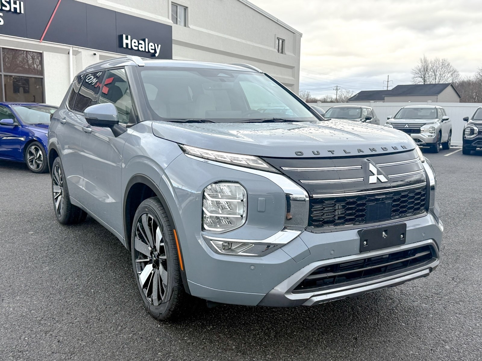 2026 Mitsubishi Outlander SEL's photo