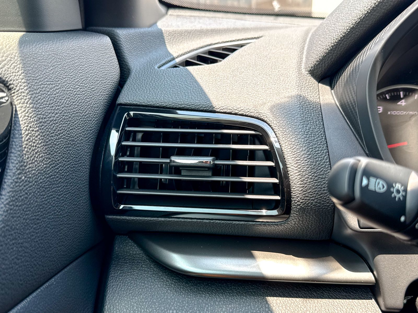 2026 Mitsubishi Eclipse Cross Black Edition - Photo 41