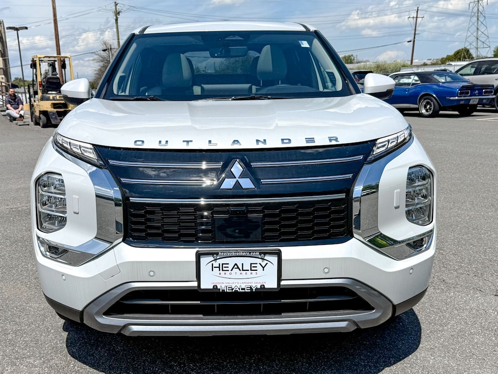 New 2026 Mitsubishi Outlander SE SUV