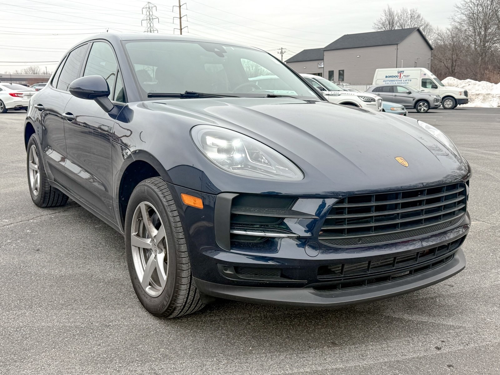 2021 Porsche Macan Base's photo