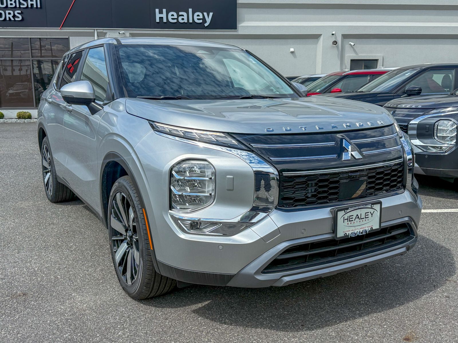 2026 Mitsubishi Outlander SE