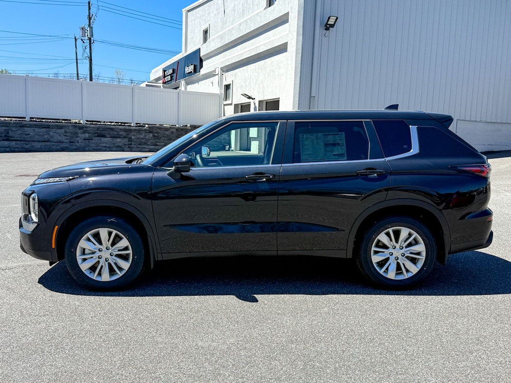 New 2026 Mitsubishi Outlander ES SUV