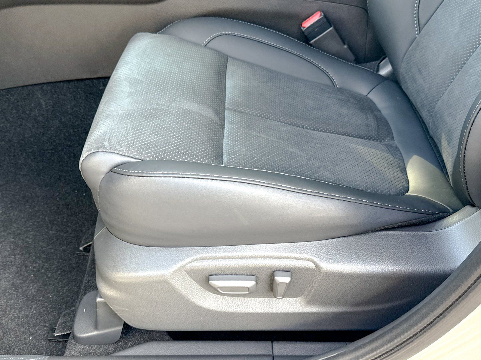 2026 Mitsubishi Eclipse Cross Black Edition - Photo 21