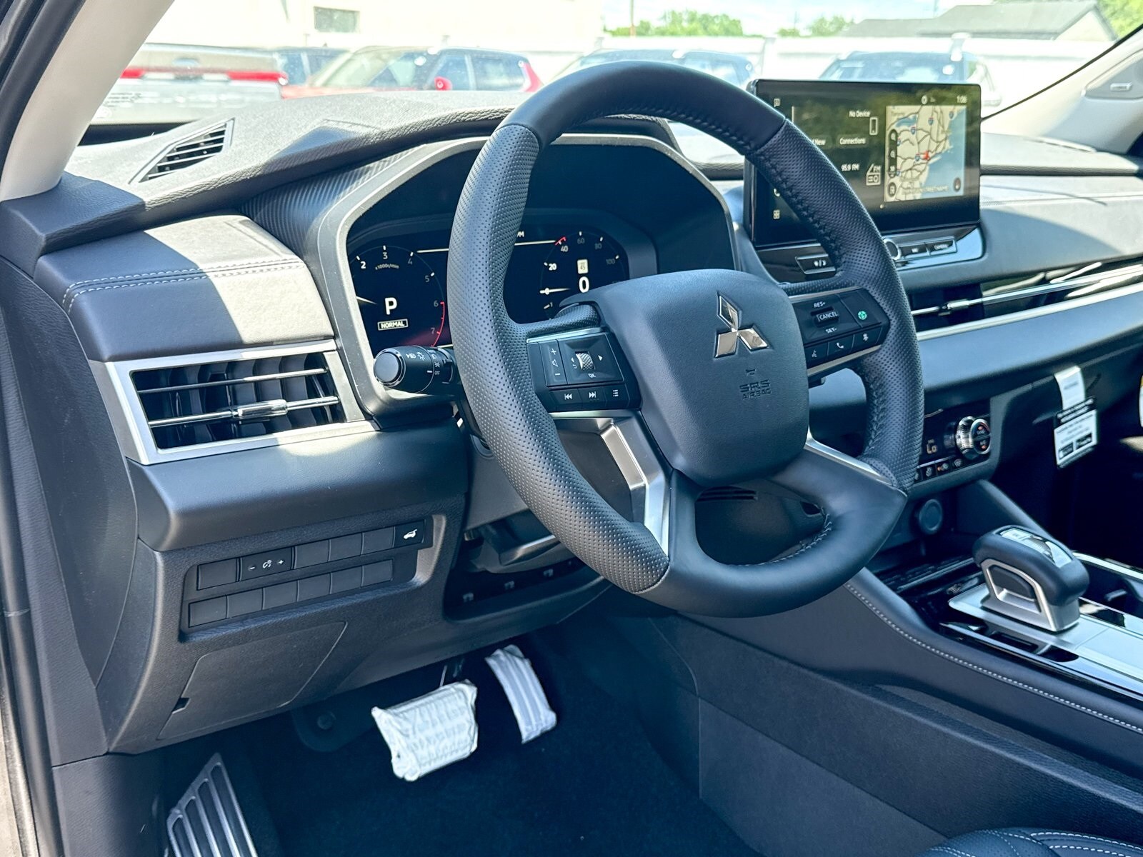 2025 Mitsubishi Outlander SEL GT photo 3