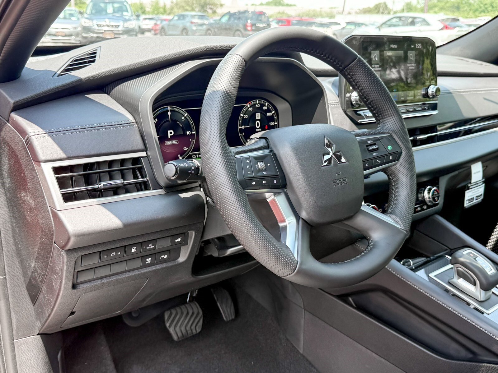 2025 Mitsubishi Outlander PHEV photo 3