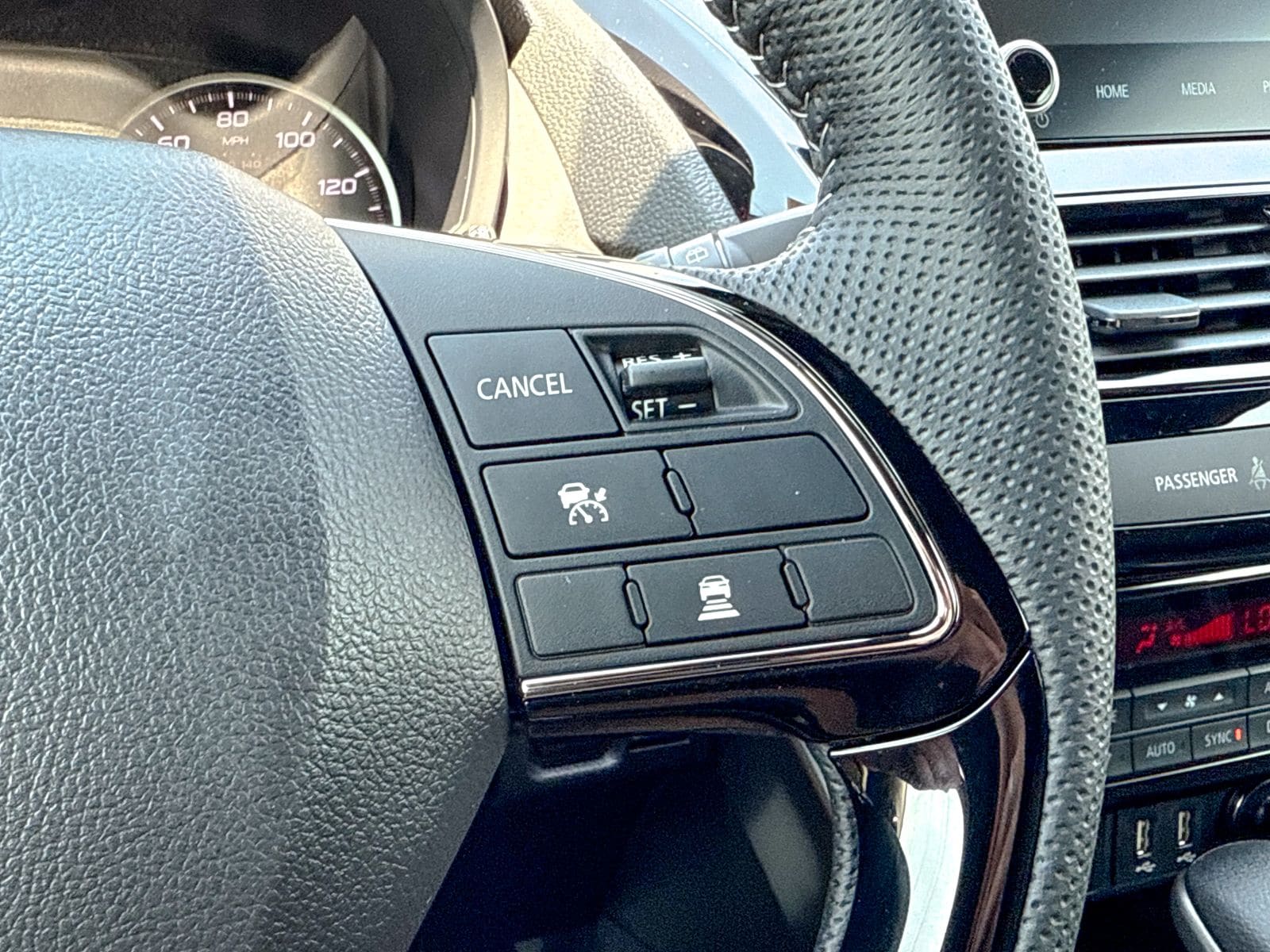 2026 Mitsubishi Eclipse Cross Black Edition - Photo 45