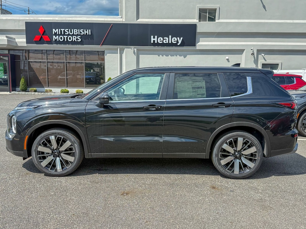 New 2026 Mitsubishi Outlander SE SUV