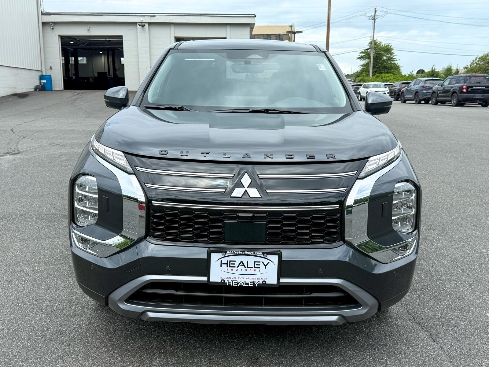 2025 Mitsubishi Outlander SE S-AWC photo 4