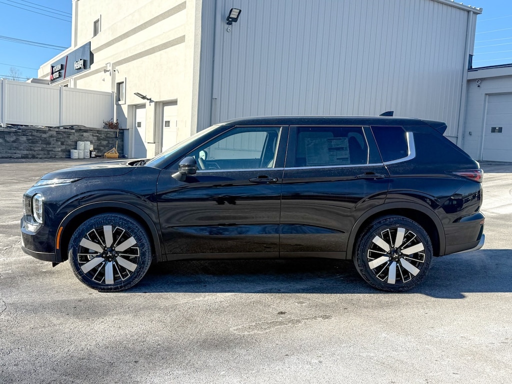 New 2025 Mitsubishi Outlander SUV
