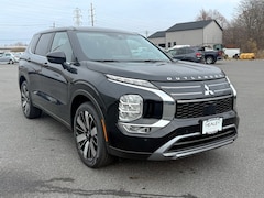 2025 Mitsubishi Outlander SE SUV